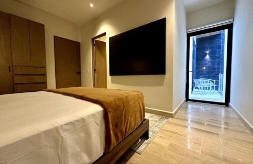Centro Apartamento | 2BR Modern Condo - Rooftop Pool with Stunning Views