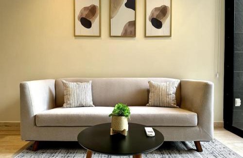 Centro Apartamento | 2BR Modern Condo - Rooftop Pool with Stunning Views