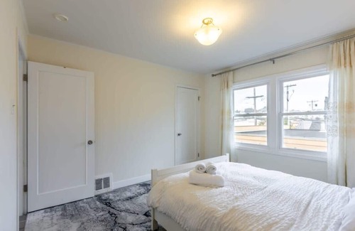 Cayuga Terrace Casa | 2BR Near Balboa Park Bart