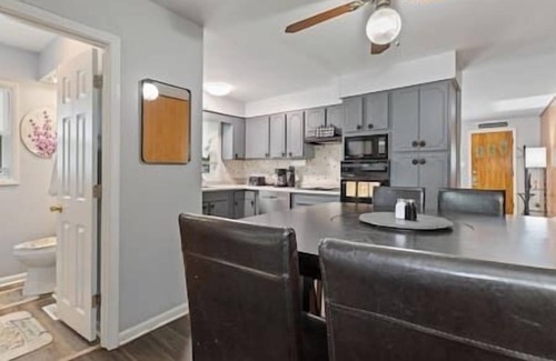 Crete Apartamento | 2BR+Office Apt. Chicago South Suburbs Near Indiana