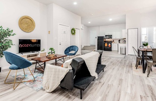 Lafayette Square Apartamento | 2BR Park Ave Townhome with parking by Cozysuites