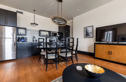 Treme Hotel | 2BR Prime Unit 2 Blocks to Bourbon St | The Mayfair