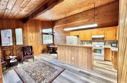 Campobello Cabina | 2br Queen Eagles Cabin in Campobello SC near upcoming Saluda Trail