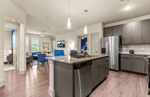 Southside Apartamento | 2BR Stylish Condo with Pool and Balcony 2204