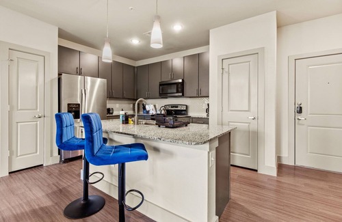 Southside Apartamento | 2BR Stylish Condo with Pool and Balcony 2204