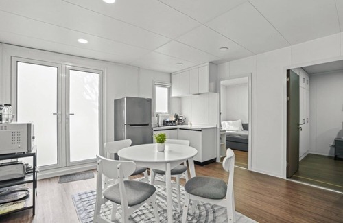 Hollywood Casa | 2br Tiny Farm Home Near Seminole Hard Rock Casino! 2 Bedroom Farmhouse