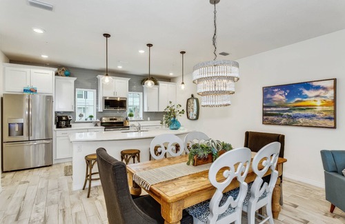 Ono Island Casa | 2BR Townhome | 6 Bikes Included | Private Beach Club w/Tiki Bar |Pools |Hot Tub |Golf | Dogs OK