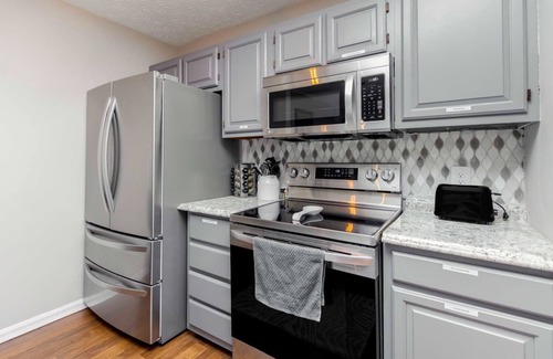 Warner Robins Casa | 2BR Townhouse | Pet Friendly | Fully Fenced