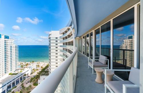 Central Beach Apartamento | 2BR W Resort, Birds eye view of it all, Professionally Designed