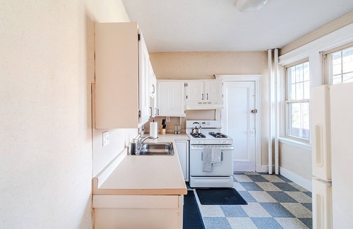 Coolidge Corner South Side Apartamento | 2min->Coolidge&GreenT/King Bed/Full Kitchen/Arcade