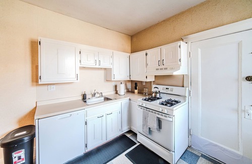 Coolidge Corner South Side Apartamento | 2min->Coolidge&GreenT/King Bed/Full Kitchen/Arcade