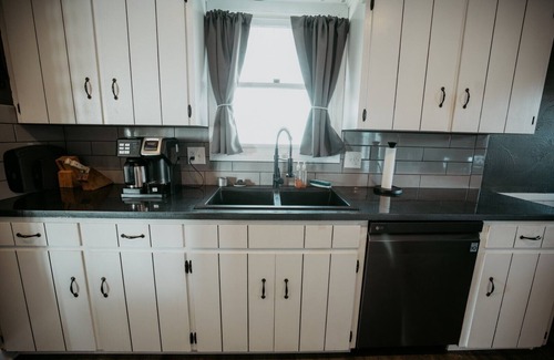 Millard Casa | 2Min Drive to I-80/Millard - Millard Area - West Omaha - Quiet Neighborhood