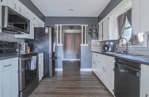 Millard Casa | 2Min Drive to I-80/Millard - Millard Area - West Omaha - Quiet Neighborhood