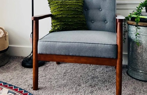 Greensburg Apartamento | 2nd Floor Bungalow in Greensburg