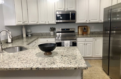 Moncks Corner Condominio | 2nd Floor Walk-up. Close to wedding venues, restaurants and more!