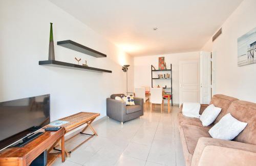 Fabron Apartamento | 2P balcon Vue Mer YourHostHelper 2 mins de la mer