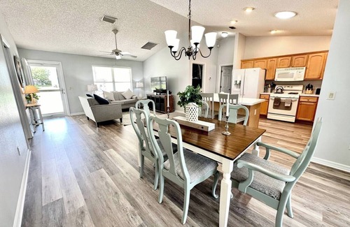 Lynnhaven Casa | 3/2 in The Village of Lynnhaven