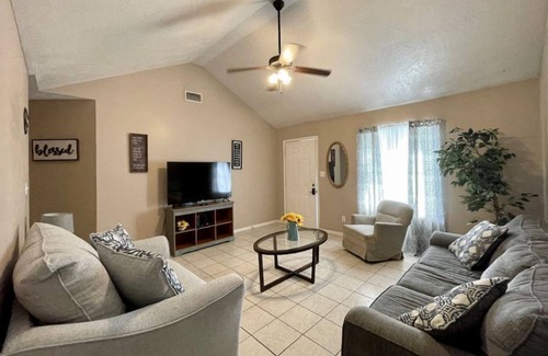 Sulphur Casa | 3/2 near Casino, Plants, Restaurant & Lake Charles