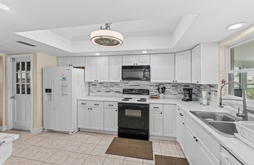 Gulf Harbors Casa | 3/2 Waterfront Canal Home w/ Private Pool, Kayaks, Gulf Access, Dock, Fishing, Dolphins
