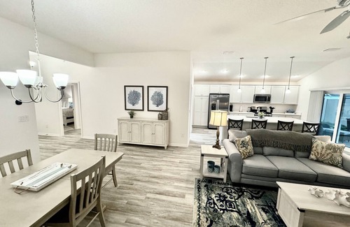 Sumter County Casa | 3/3 w/ 4-Seater Golf Cart in Moultrie Creek, The Villages!