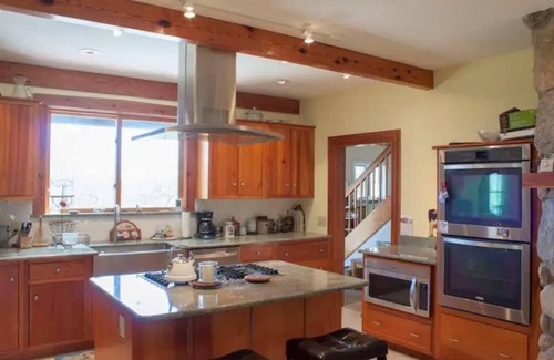 Tom Nevers Casa | 3,500 Sq Ft and Secluded