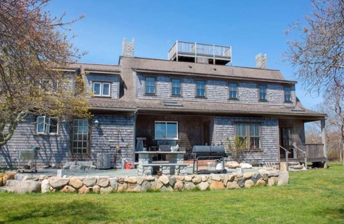Tom Nevers Casa | 3,500 Sq Ft and Secluded