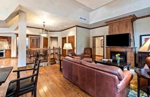 Downtown Complejo | 3 Aspen Mountain Residences, Newly Remodeled 2024