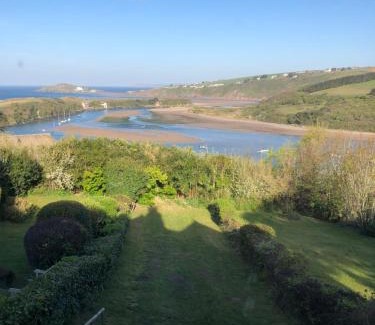 Bantham Casa | 3 Avonside, Bantham - period property with stunning sea views!