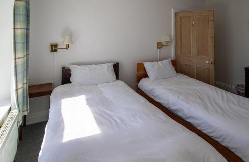 Bantham Casa | 3 Avonside, Bantham - period property with stunning sea views!