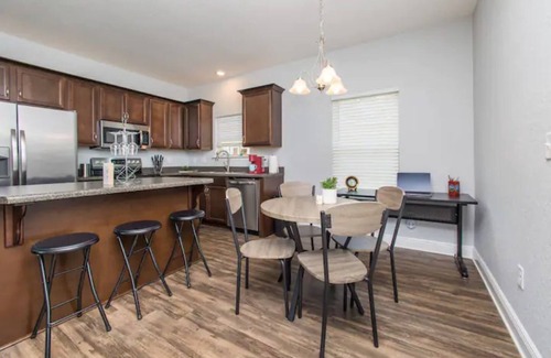 South Pensacola Casa | 3 bdr 2 Bath Modern Townhouse 5 min Downtown