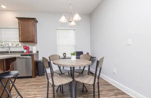 South Pensacola Casa | 3 bdr 2 Bath Modern Townhouse 5 min Downtown