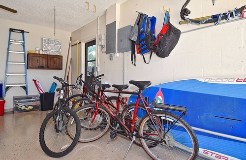 Lake Sarasota Casa | 3 BDRM 2 BTHRM House w/ Heated Pool - close to everything in Sarasota