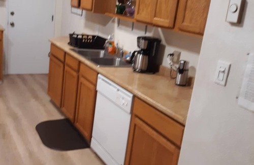 Bertsch-Oceanview Casa | 3 bdrm family hm- sleeps 7 near beach & redwoods w/ jetted tub in Elk Valley