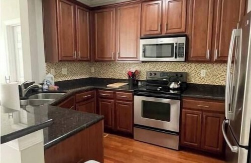 Charlotte Casa | 3 Bdrm Hideaway with Garage
