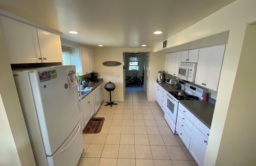 Ship Bottom Condominio | 3-bdrm in Ship Bottom. 2 blocks from beach and bars. Surfboards included!