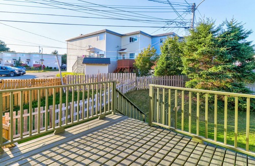 West End Casa | 3 Bdrm Townhouse with Parking