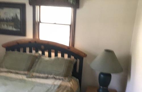 Heise Otro | 3 bed 2 bath Historic Ranger Station with mountain views