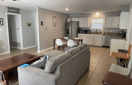 Pensacola Casa | 3 bed 2 bath just 15 minutes to Perdido and Johnson beach!