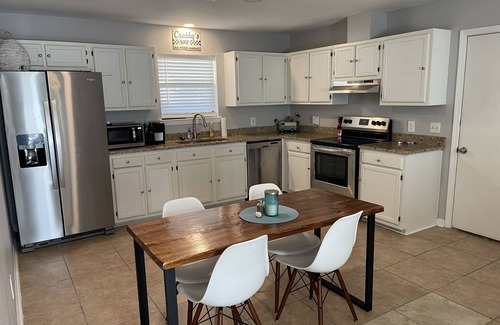 Pensacola Casa | 3 bed 2 bath just 15 minutes to Perdido and Johnson beach!