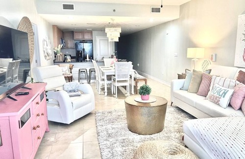 El Centro Beach Hotel | 3 bed/3 ba - Sterling Breeze - PCB