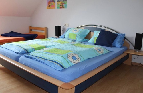 Halsdorf Otro | Apartamento ático de 3 camas a la izquierda - Ferienwohnungen Bauernhof Heck