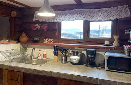 Moieciu Chalet De Esquí | 3 Bed Chalet Sleeps 8 -Fireplace & Enclosed Garden