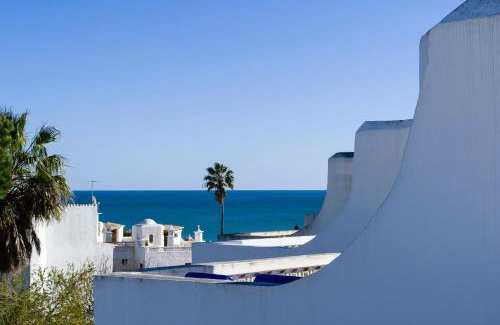 Alporchinhos Villa | 3-Bed Clifftop Beach House - Pool, Private Garden, Rooftop & Paddle Boards