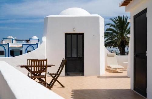 Alporchinhos Villa | 3-Bed Clifftop Beach House - Pool, Private Garden, Rooftop & Paddle Boards