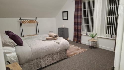 Antrim Apartamento | 3 Bed Flat - Sleeps 6 - Parking - Wifi