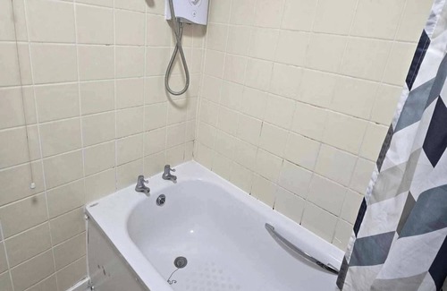 Bletchley Casa | 3 Bed House- Sleeps 6 - Parking - Wifi