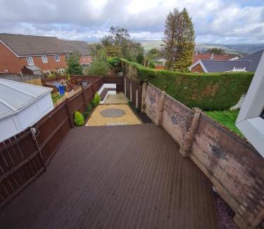 Merthyr Tydfil Casa | 3 Bed House with Garage, NR BPW & Brecon Beacons National Park
