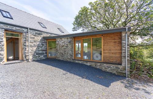 Aberdovey Casa | 3 Bed in Aberdovey DY033