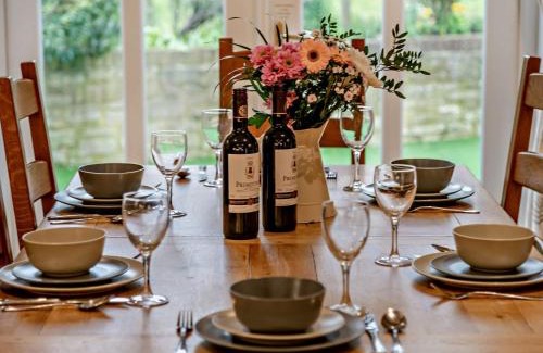 West Lulworth Casa | 3 Bed in Lulworth Cove DC139