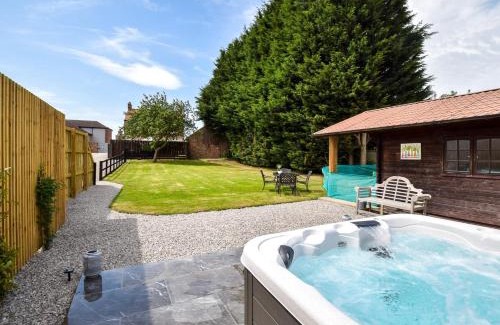 Alne Casa | 3 Bed in Tollerton 87290